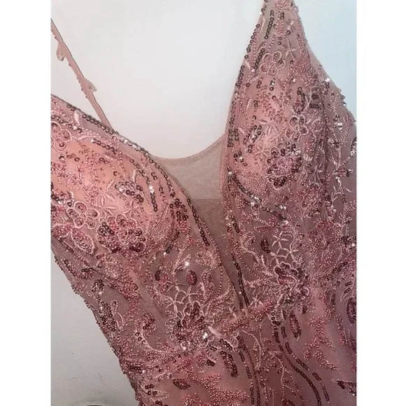 Sequin Sheer-Bodice Deep V-Neck Homecoming Dress - Picture 4 of 7